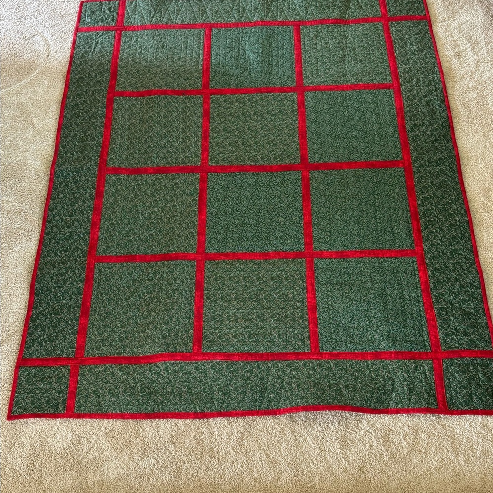 Hand made throw size quilt or wall hanging